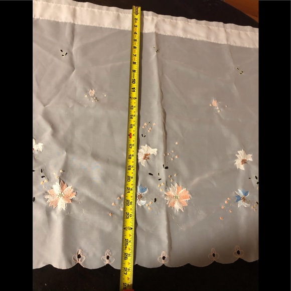 Vintage embroidered sheer window panel - Picture 11 of 12